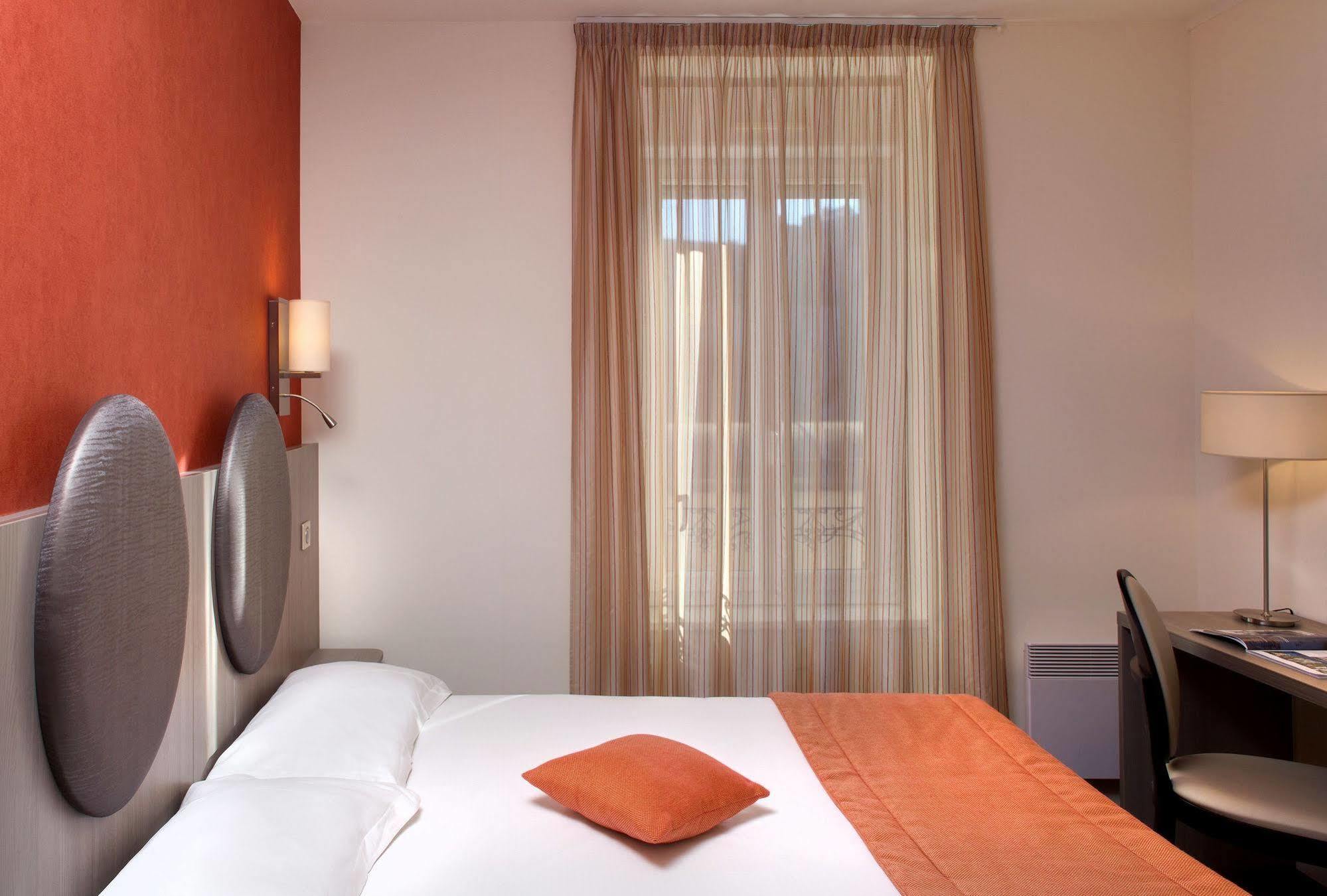 Hotel Arverna Vichy - Clt'Hotel Ngoại thất bức ảnh