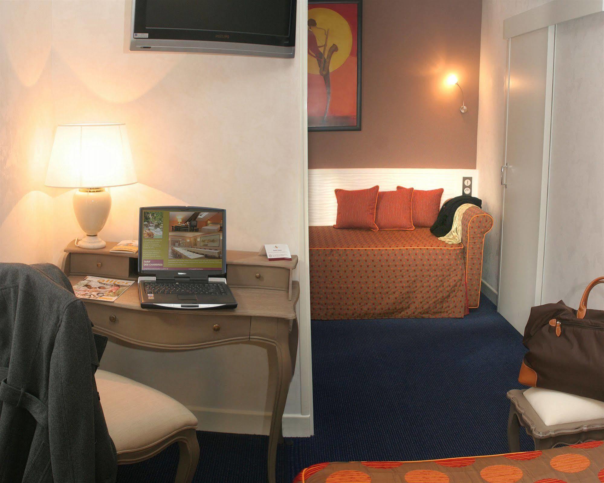 Hotel Arverna Vichy - Clt'Hotel Ngoại thất bức ảnh