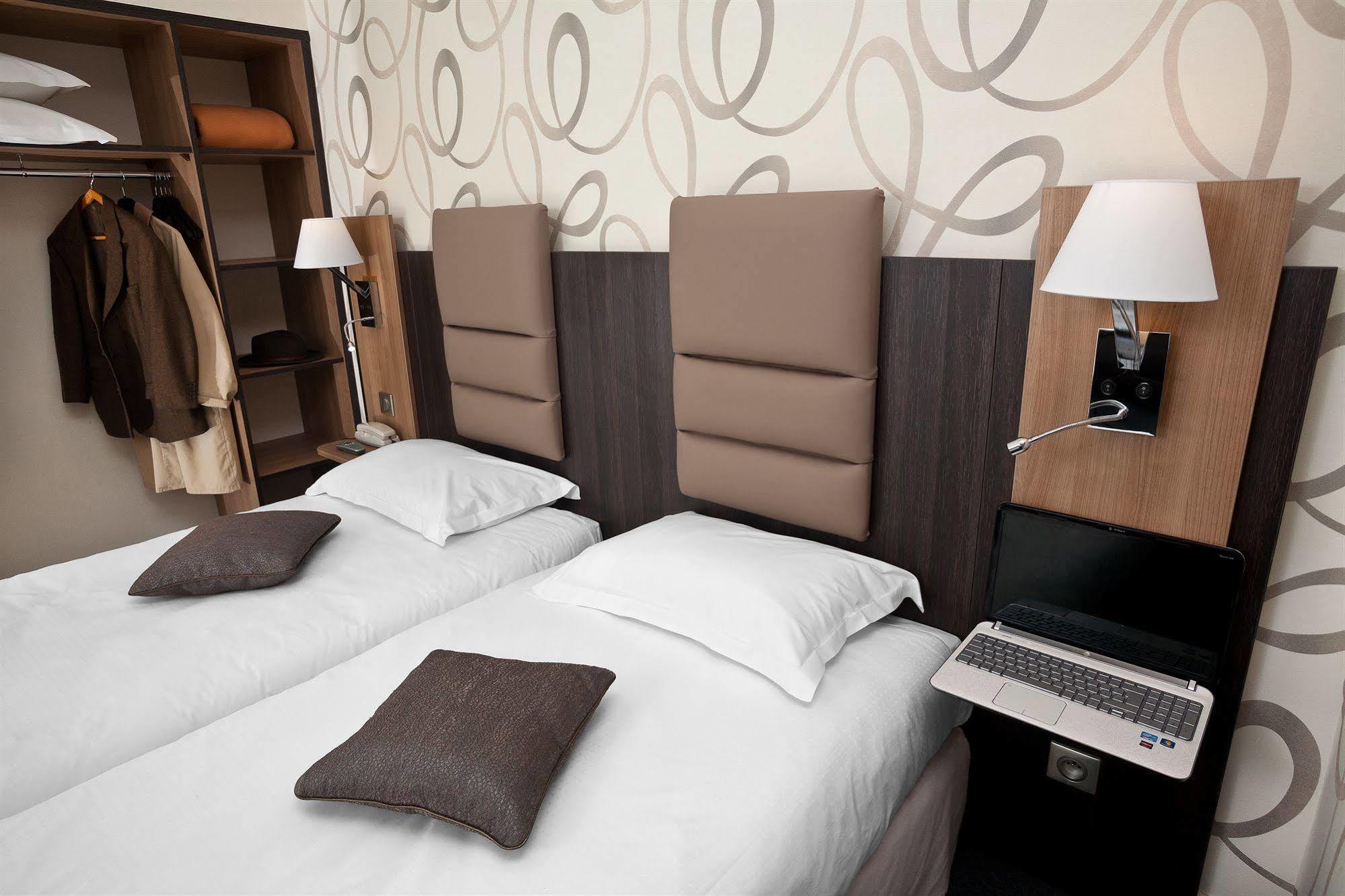 Hotel Arverna Vichy - Clt'Hotel Ngoại thất bức ảnh